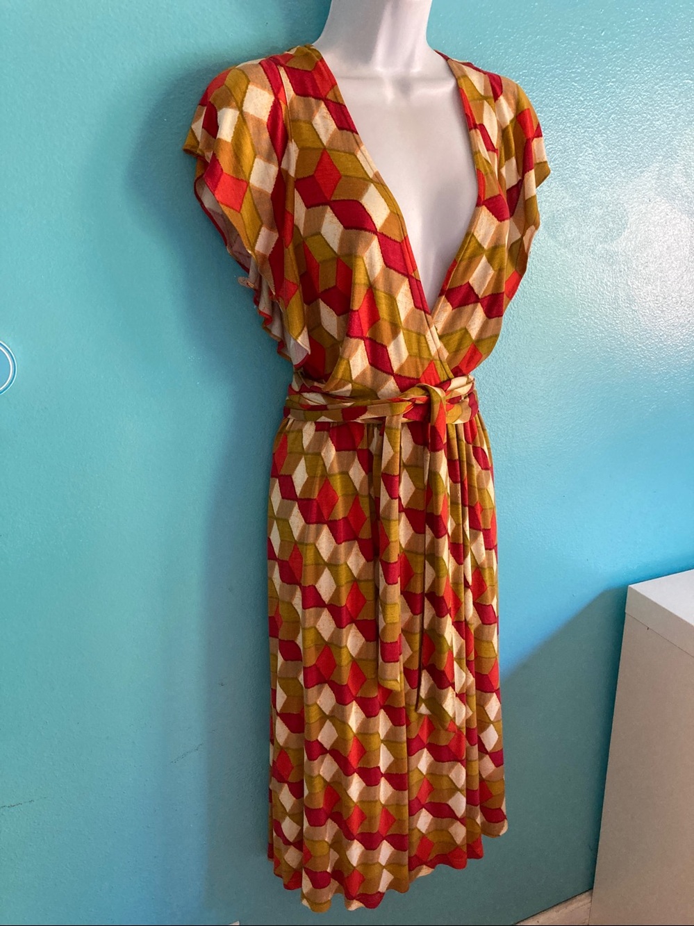 L.A.M.B Gwen Stefani 2007 Vintage Wrap Dress Size 8 Geometric Flutter Sleeve - Picture 8 of 13